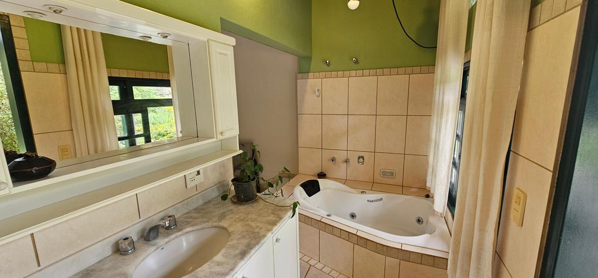 King Room Spa Bath